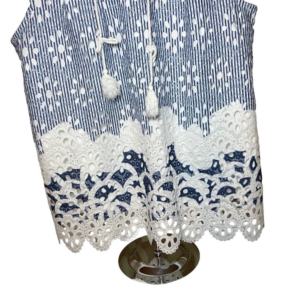 Cato Sleeveless Blouse Womens Medium Blue White Striped Eyelet Lace Tassel Top - Picture 3 of 9